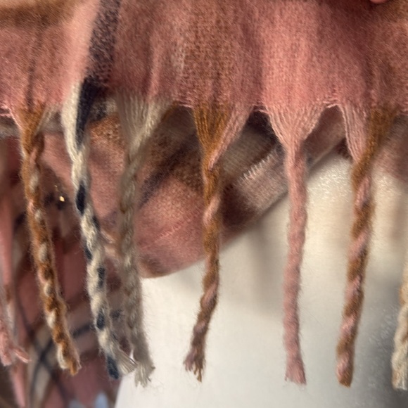 NEW chunky X Long Pink Plaid Scarf pink/navy cream/carmel fringe Warm nova-check - Picture 3 of 3
